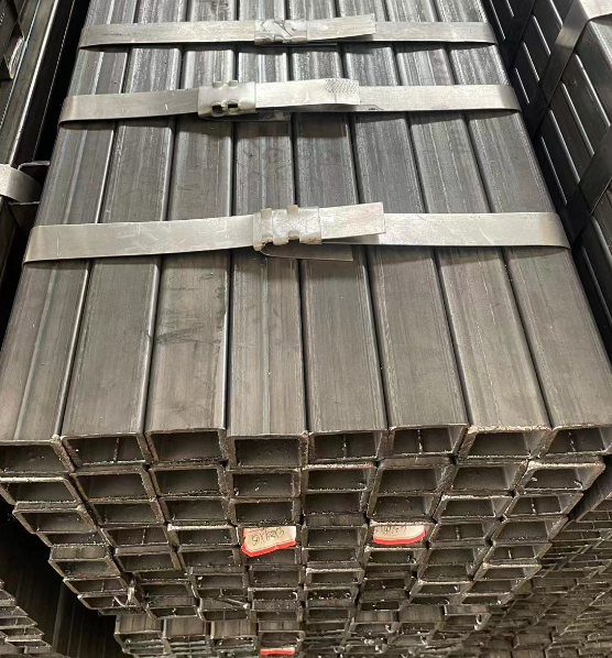 通州工业用梯子 镀锌管焊接梯子 铁梯子方管梯